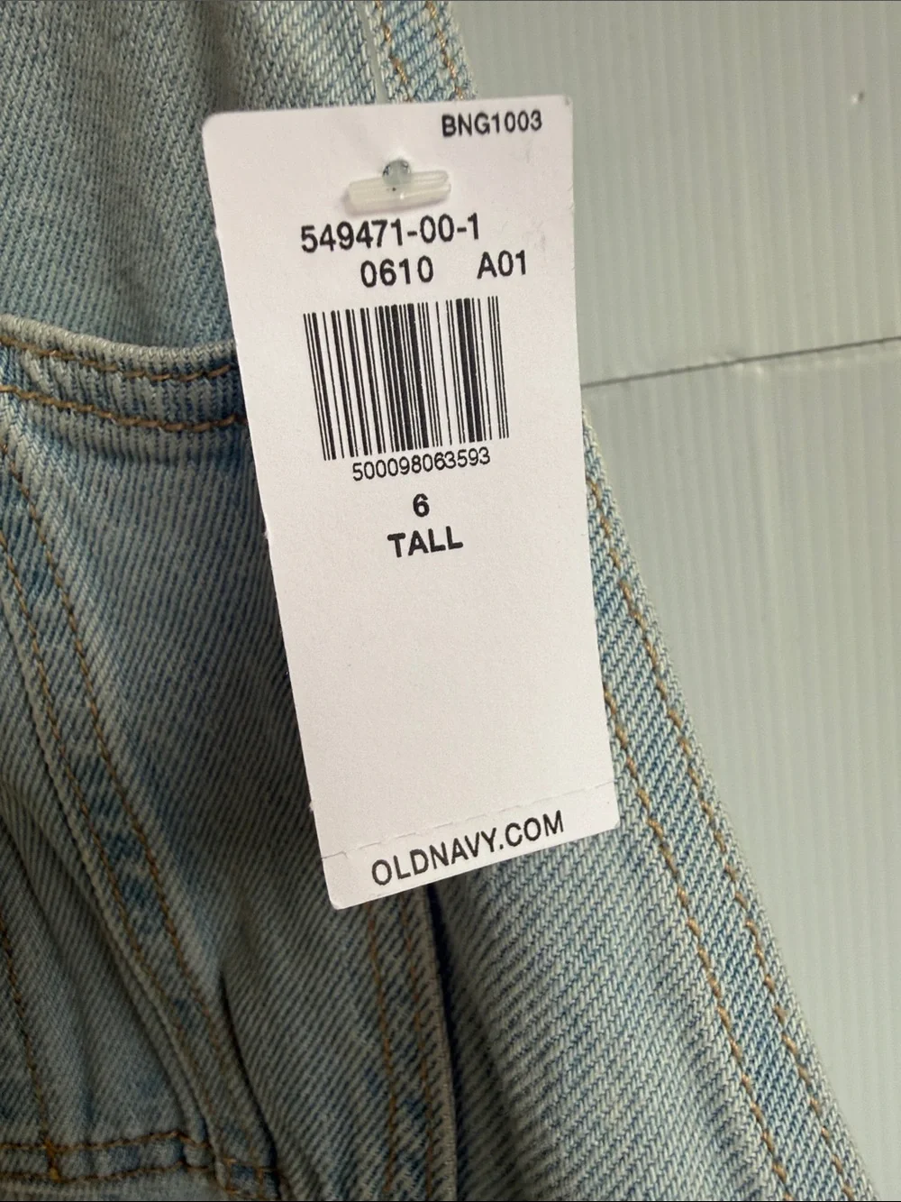 NEW OLD NAVY BIB OVERALLS SIZE 6 TALL LIGHT WASH BLUE - Picture 3 of 8